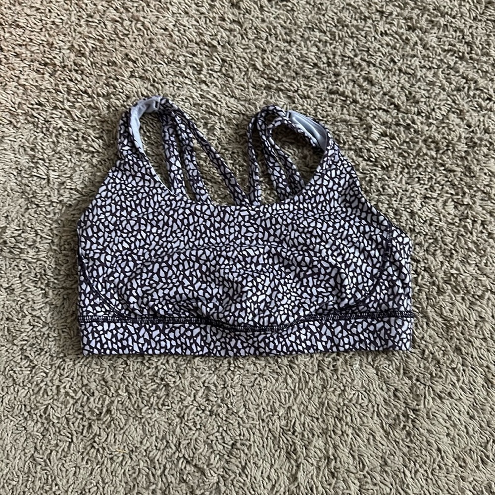 Size 6 Lulu bra in great condition only worn a handful of times!